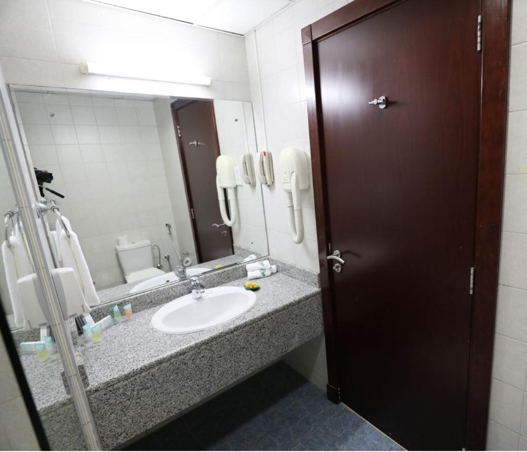 Parkside Hotel Apartment Dubai Exterior photo